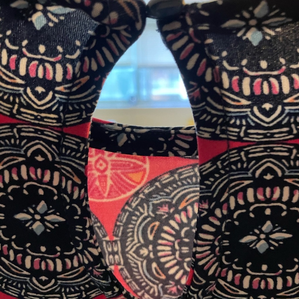 Large pattern dress - Picture 5 of 5
